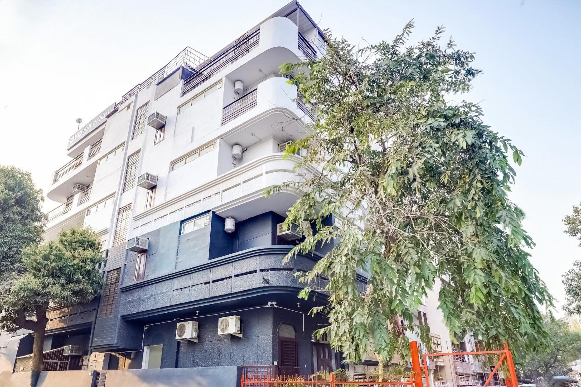 Collection O 71756 Hotel Silver Arrow Near Pacific Mall Tagore Garden Дели Экстерьер фото